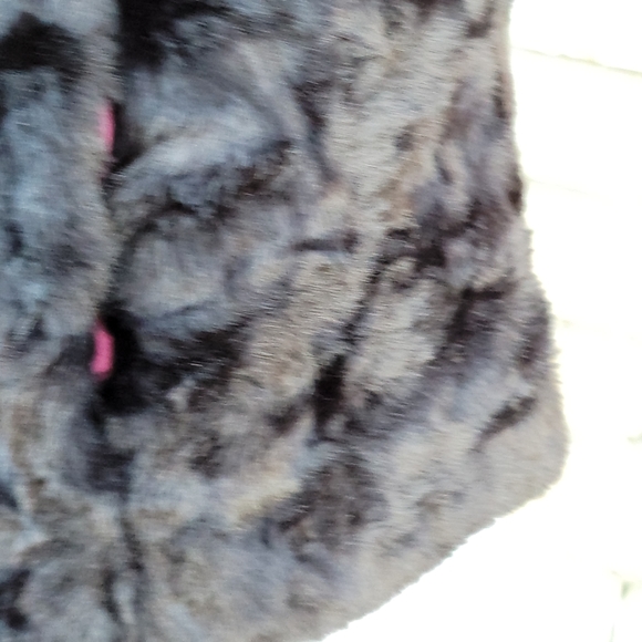Neiman Marcus Skaist Taylor Faux Fur Vest Sz Small - Picture 6 of 12